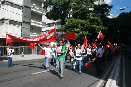 Saída da Avenida Prudente de Morais em direção à Avenida do Contorno.