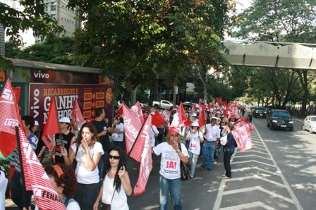Subida pela Avenida do Contorno, já próximo à Justiça Federal.