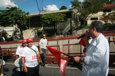 Uma parada para apoiar os colegas servidores do IBAMA, também em greve.