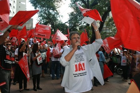 Alexandre Brandi parabeniza os participantes pela manifestação pacífica e ordeira.