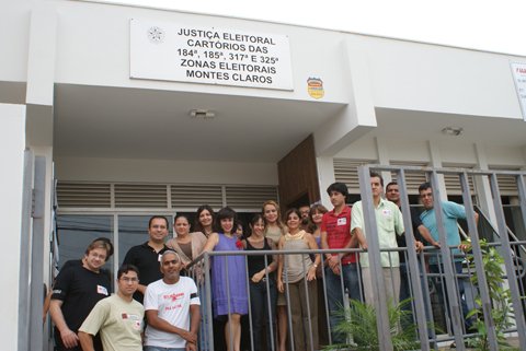 Servidores do TRE de Montes Claros apóiam a mobilização. Servidores do TRE de Montes Claros apóiam a mobilização.