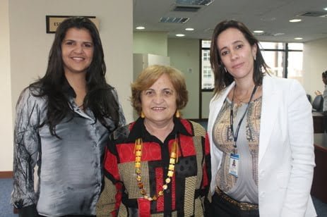 A partir da esquerda, a servidora Sheila Melissa Teixeira, genre do PROBEM; a coordenadora geral do SITRAEMG Lúcia Maria Bernardes de Freitas; e Samantha Lima, gerente regional do programa Vigilantes do Peso (Foto: Janaina Rochido)