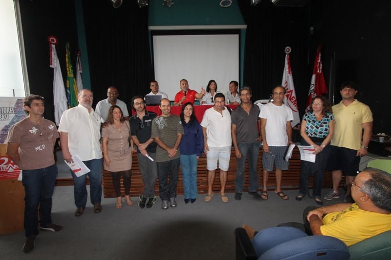 Grupo de servidores que forma o Coletivo responsável por encaminhar a reforma estatutária do SITRAEMG (Foto: Janaina Rochido)