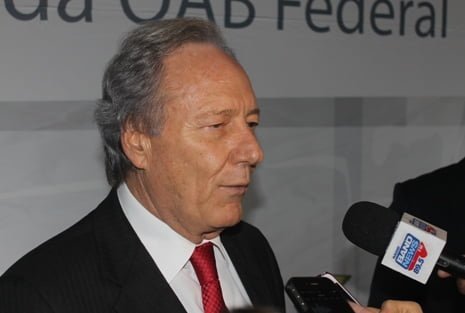 Ministro Lewansowski foi bastante questionado sobre a sucessão no STF e sobre a criação do TRF de Minas (Foto: Janaina Rochido)
