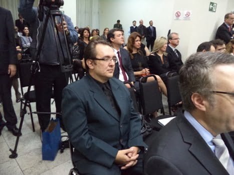 Ao centro, o coordenador geral do SITRAEMG Igor Yagelovic, que representou o Sindicato na solenidade (Foto: Janaina Rochido)