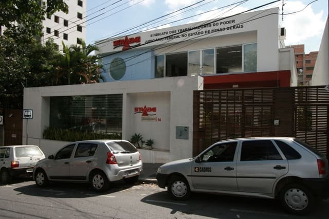 Vista externa da sede, localizada na Rua Euclides da Cunha, 14, em Belo Horizonte